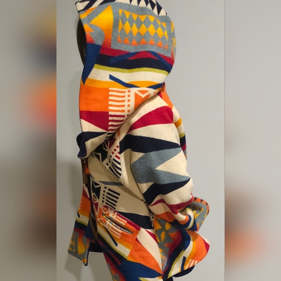 **SOLD** PENDLETON LINDSEY THORNBURG FIRE LEGEND CLASSIC CLOAK π₯ - Picture 10 of 11